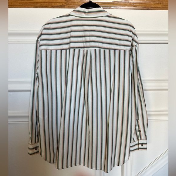 Universal Thread LS Oversized Top•size Large•New w/o Tags - Picture 3 of 3